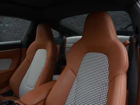 Certified 2023 Porsche 911 Carrera 4S AWD/4WD image 5