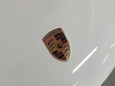 Certified 2026 Porsche Macan AWD/4WD image 31