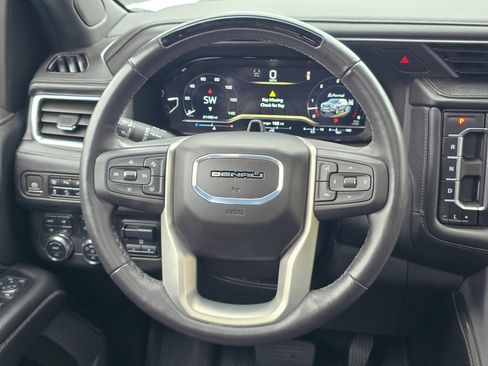 Used 2024 GMC Yukon XL Denali w/ Advanced Technology Package AWD/4WD image 20