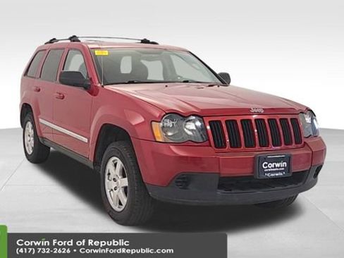 Used 2010 Jeep Grand Cherokee Laredo image 2