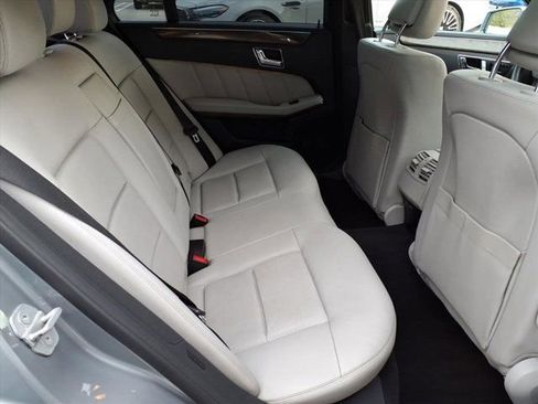 Used 2010 Mercedes-Benz E 350 Sedan image 21
