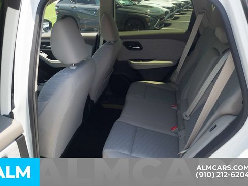 Used 2023 Nissan Rogue SV AWD/4WD image 17