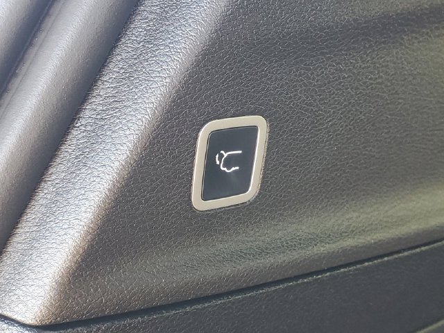 Used 2020 Chrysler Pacifica Touring-L AWD/4WD image 35