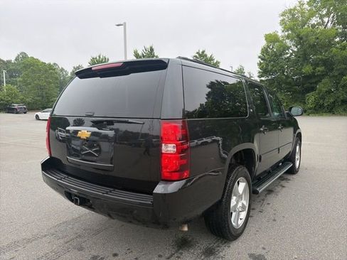 Used 2013 Chevrolet Suburban LT w/ Luxury Package AWD/4WD image 5