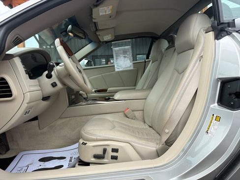 Used 2005 Cadillac XLR RWD image 9