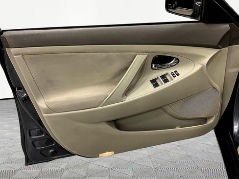 Used 2011 Toyota Camry LE FWD image 20