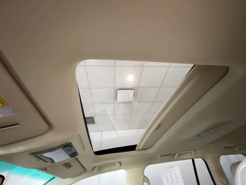 Used 2015 Lexus LX 570 image 22