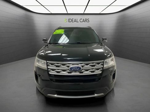 Used 2018 Ford Explorer XLT w/ Equipment Group 201A FWD image 2