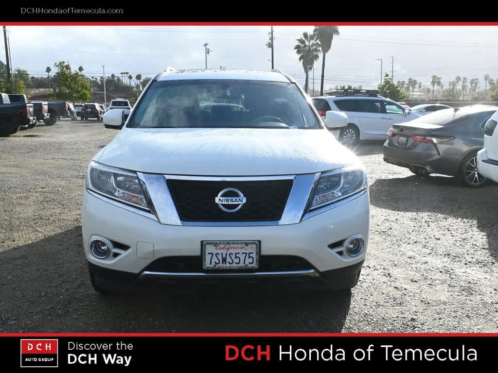Used 2016 Nissan Pathfinder Platinum w/ Cargo Package FWD image 2