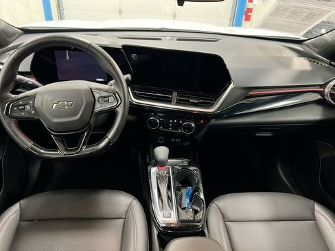 Used 2024 Chevrolet Trax RS FWD image 5