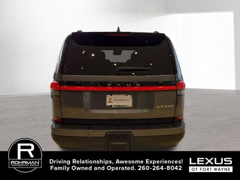 Used 2024 Lexus GX 550 w/ Accessory Package (2T) AWD/4WD image 9