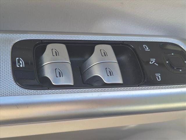 Used 2023 Mercedes-Benz EQE 350+ SUV image 12