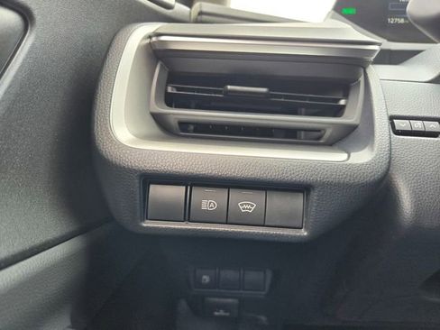 Used 2025 Toyota Prius LE FWD image 20