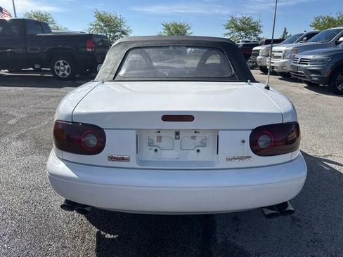 Used 1996 MAZDA MX-5 Miata RWD image 4