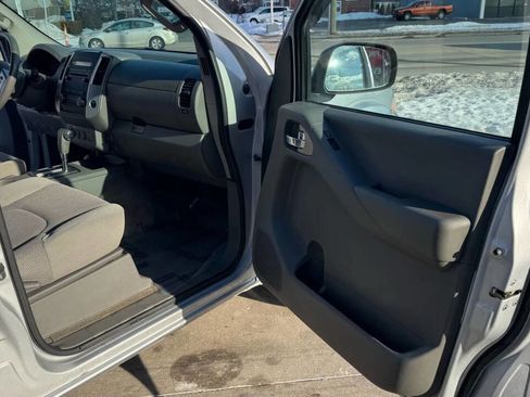 Used 2012 Nissan Frontier SV w/ SV Premium Utility Pkg image 13