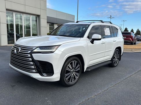 Used 2023 Lexus LX 600 4WD w/ Luxury Package image 1