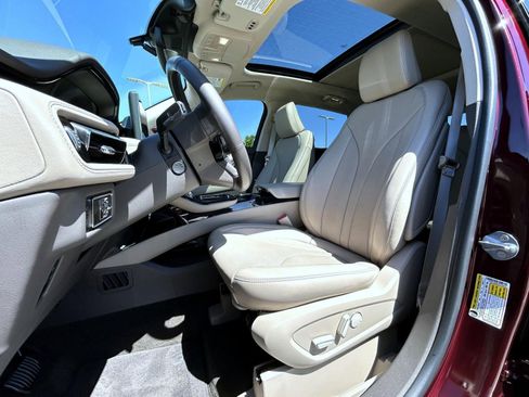 Used 2023 Lincoln Nautilus Reserve w/ Cargo Utility Package AWD/4WD image 10