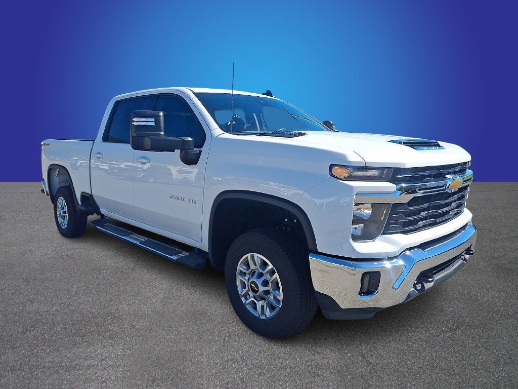 Used 2025 Chevrolet Silverado 2500 LT w/ Convenience Package AWD/4WD image 3