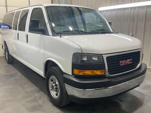 Used 2026 GMC Savana 3500 LT w/ LT Preferred Equipment Group RWD image 2
