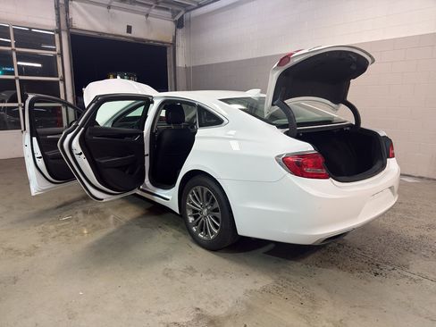 Used 2017 Buick LaCrosse Essence w/ Sun and Shade Package FWD image 12