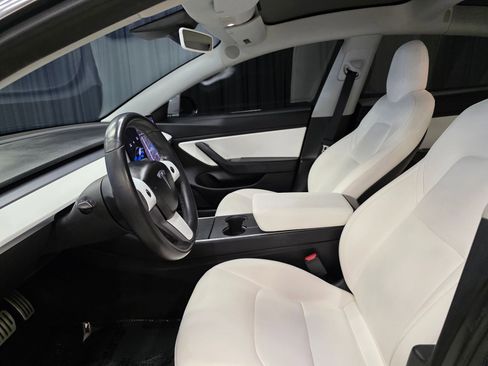 Used 2018 Tesla Model 3 Performance image 16