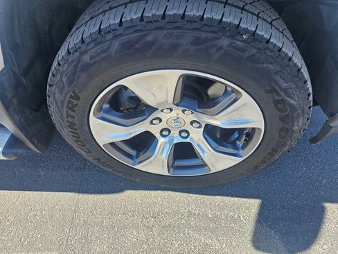 Used 2020 RAM 1500 Laramie AWD/4WD image 9