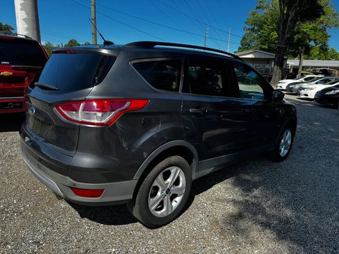 Used 2016 Ford Escape SE w/ Equipment Group 201A FWD image 7