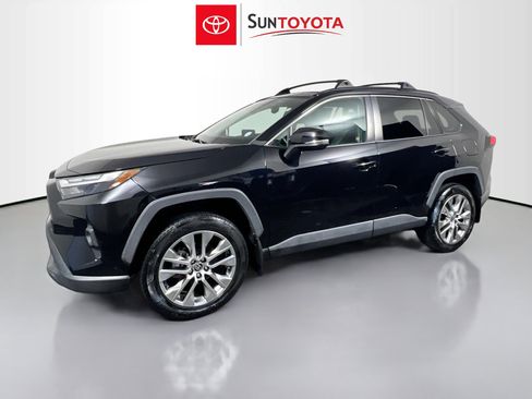 Used 2022 Toyota RAV4 XLE Premium AWD/4WD image 9