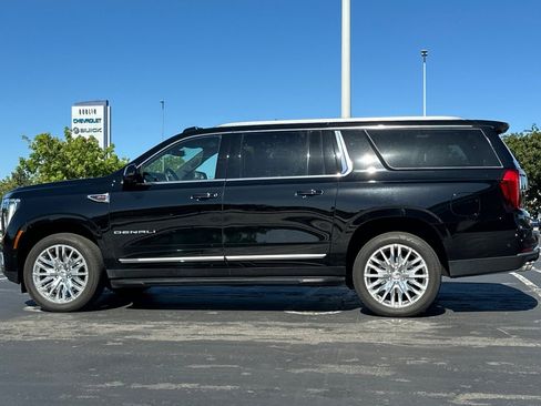 Used 2025 GMC Yukon XL Denali AWD/4WD image 7
