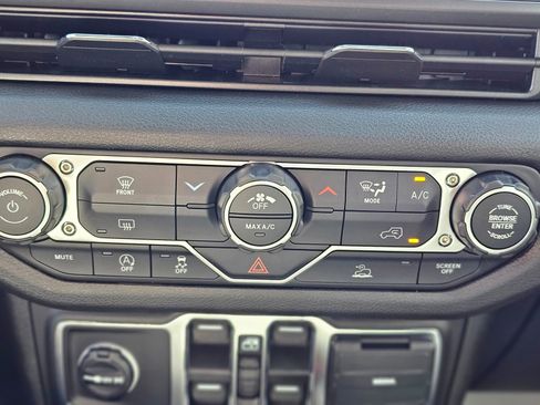 New 2026 Jeep Gladiator Sport image 13