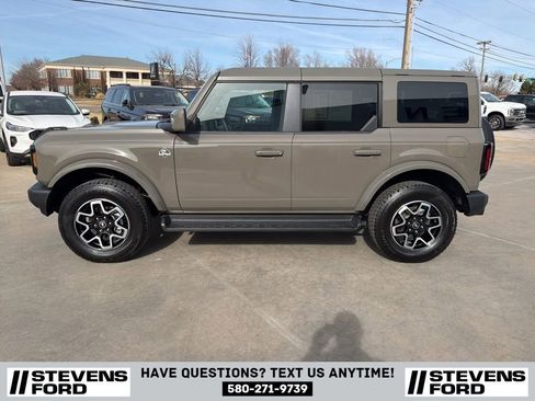Used 2025 Ford Bronco Outer Banks image 8
