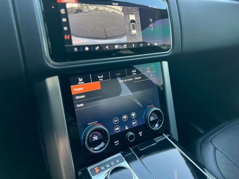 Used 2020 Land Rover Range Rover HSE image 31