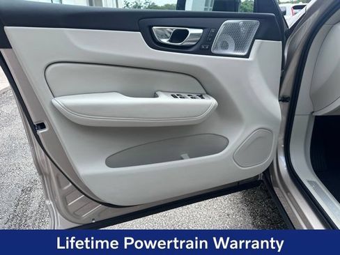 Certified 2026 Volvo XC60 T8 Ultra w/ Climate Package AWD/4WD image 15