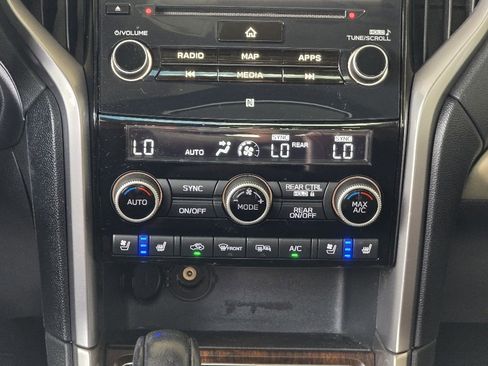 Used 2021 Subaru Ascent Touring w/ Popular Package #2A image 18