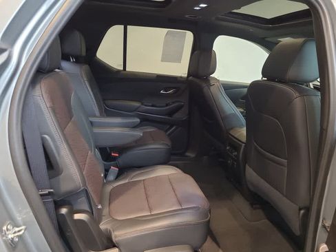Used 2023 Chevrolet Traverse High Country AWD/4WD image 19