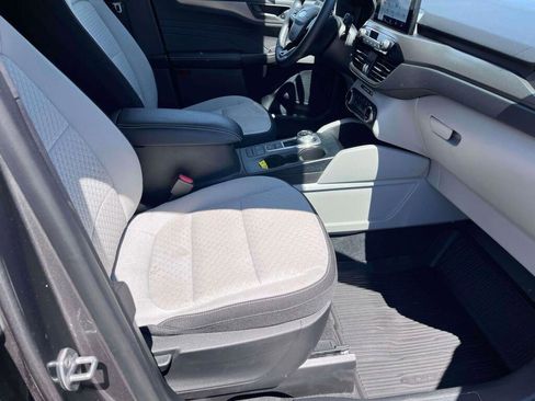 Certified 2023 Ford Escape Active AWD/4WD image 22
