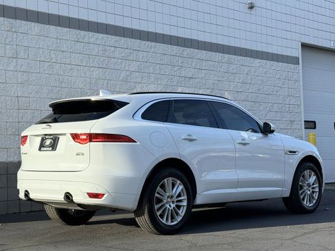 Used 2018 Jaguar F-PACE Prestige image 3