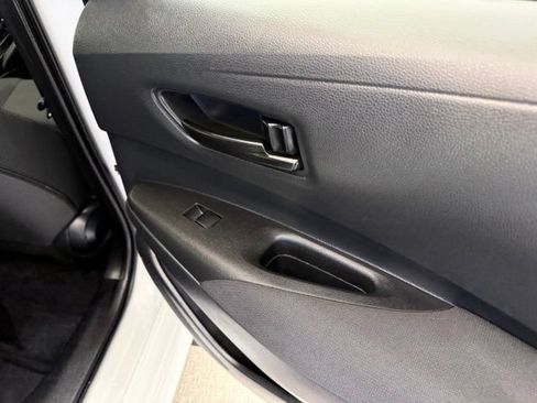 Used 2025 Toyota Corolla LE FWD image 25