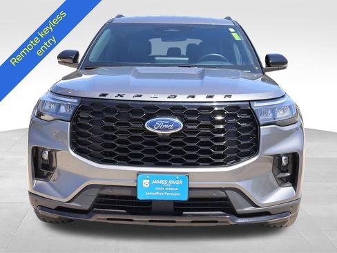 Certified 2025 Ford Explorer ST-Line w/ ST-Line Street Pack AWD/4WD image 8
