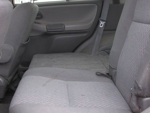 Used 2003 Chevrolet Tracker 4WD w/ Preferred Equipment Group image 12