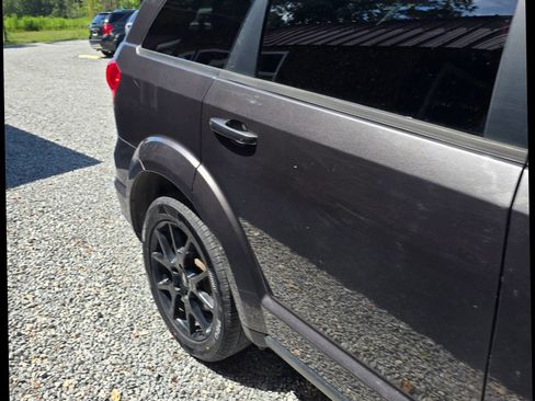 Used 2019 Dodge Journey SE w/ Blacktop Package FWD image 5