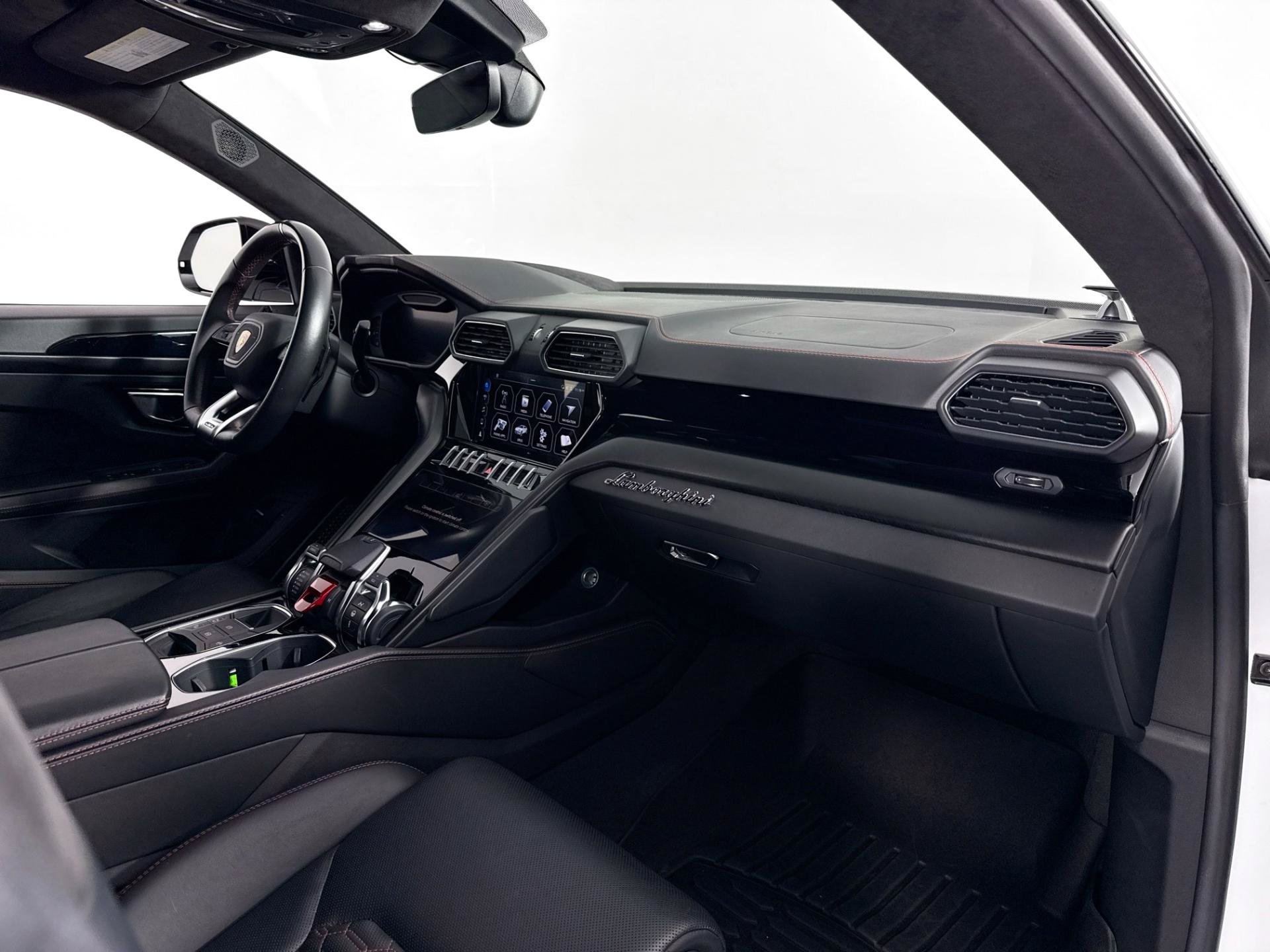 Used 2021 Lamborghini Urus AWD/4WD image 30