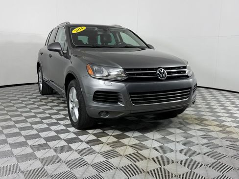 Used 2014 Volkswagen Touareg VR6 AWD/4WD image 3