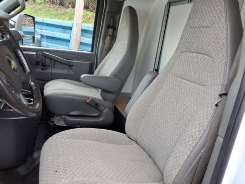 Used 2021 Chevrolet Express 3500 w/ Power Convenience Package RWD image 10