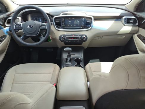 Used 2019 Kia Sorento FWD V6 image 15