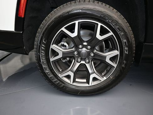 Used 2023 Jeep Wagoneer L Series III w/ Preferred Equipment Group image 44