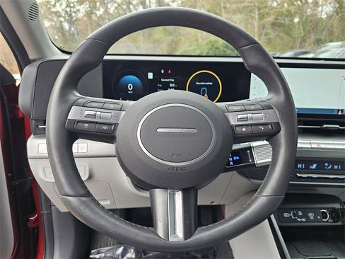 Certified 2025 Hyundai Kona Limited image 23