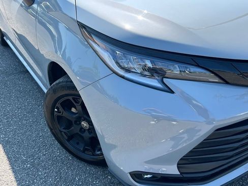 Certified 2025 Toyota Sienna XLE Woodland Edition AWD/4WD image 2