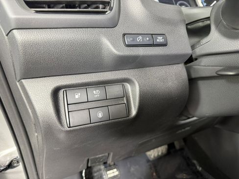 Used 2024 Nissan Leaf S image 22