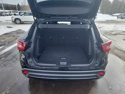 Used 2025 Chevrolet Trax RS w/ Driver Confidence Package FWD image 19